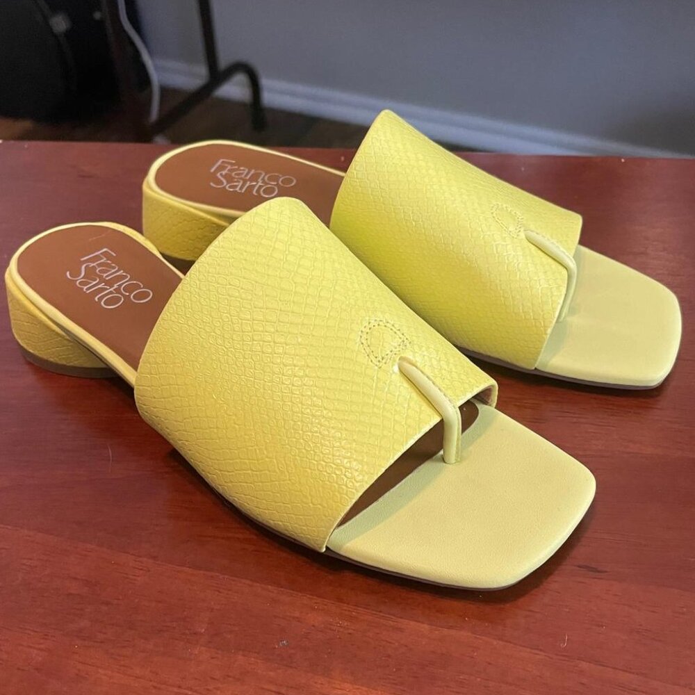 Franco Sarto Loran Limeade Yellow Leather Low Heel Sandals Slides Sz. 7